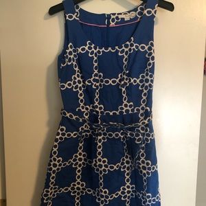 Boden tea length dress with belt AND pockets!